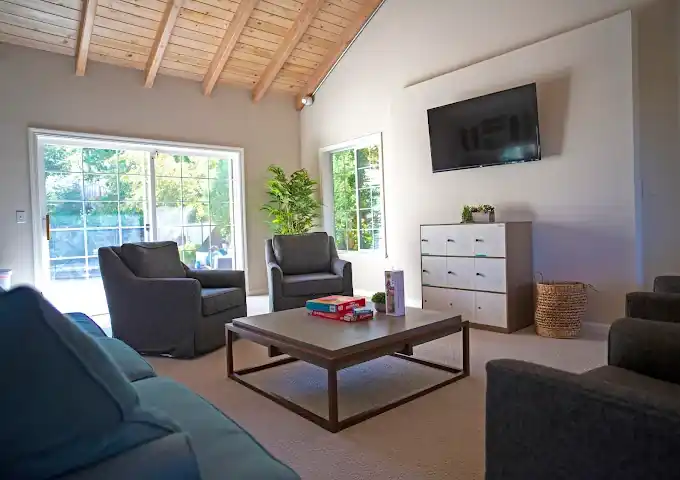 Evolve Teen Treatment Center - Woodland Hills