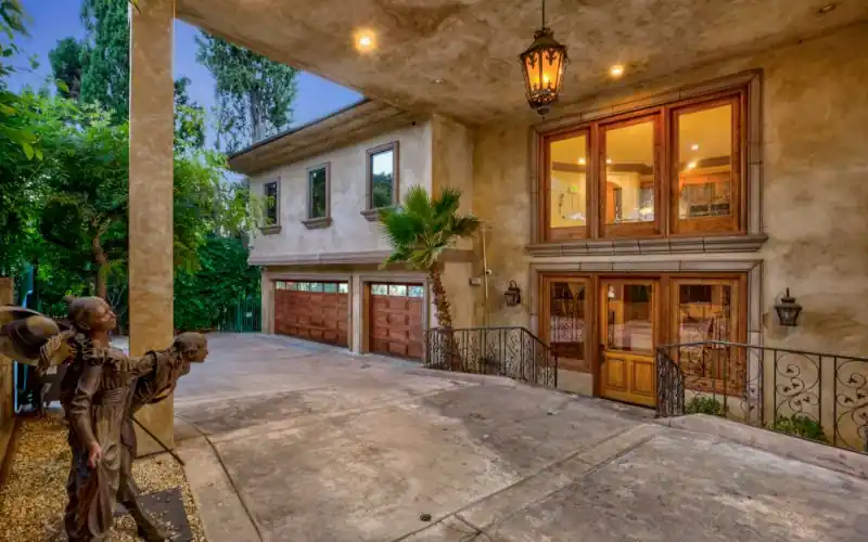 Luxe Recovery Studio City